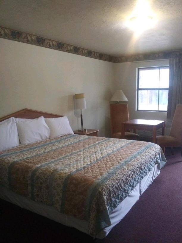 Whispering Creek Lodging & Rv Resort Newton Екстериор снимка