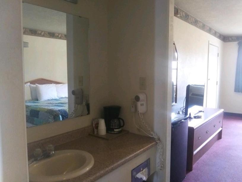 Whispering Creek Lodging & Rv Resort Newton Екстериор снимка