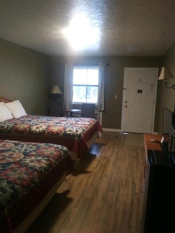Whispering Creek Lodging & Rv Resort Newton Екстериор снимка